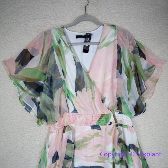New! White House Black Market Short Sleeve Smocked Flutter Dress, size 4 - Picture 5 of 13